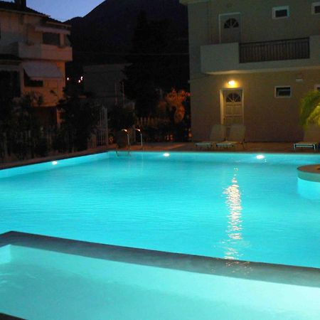 Happyland Hotel Apartments Нідрі Екстер'єр фото