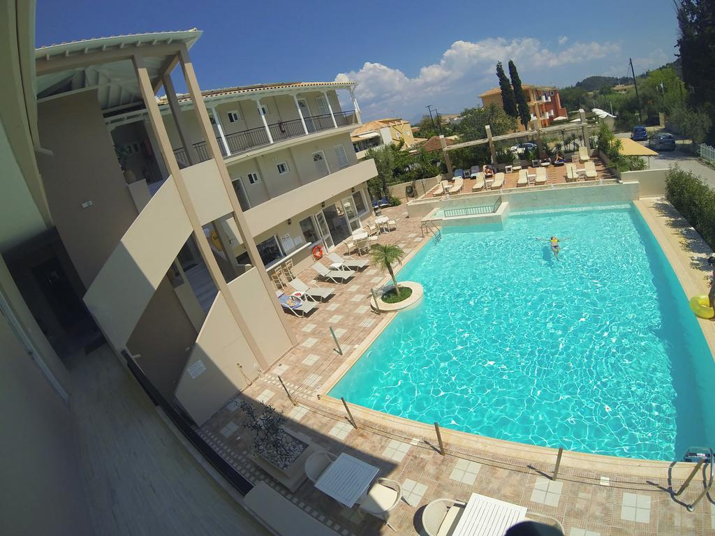 Happyland Hotel Apartments Нідрі Екстер'єр фото